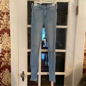 3/$15 Hollister Advanced stretch high rise jean legging distressed ripped frayed
